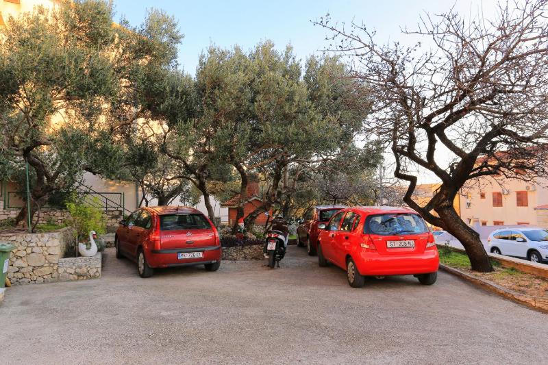 Apartments and rooms with parking space Makarska - 18028 - image 7