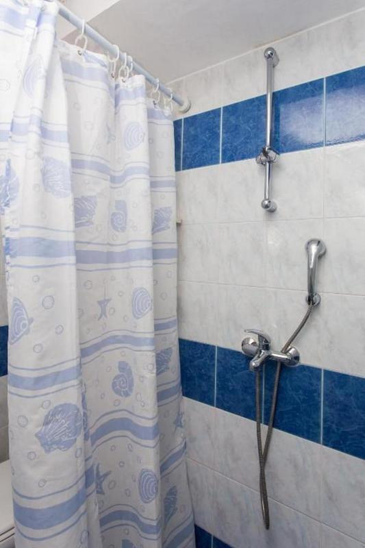 One-Bedroom Apartment with Balcony and Sea View image 4