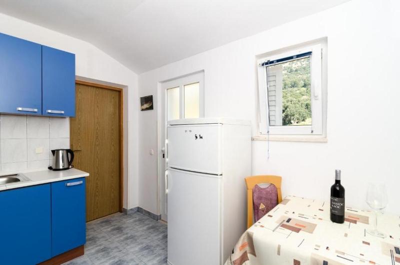 Two-Bedroom Apartment with Terrace and Sea View image 4