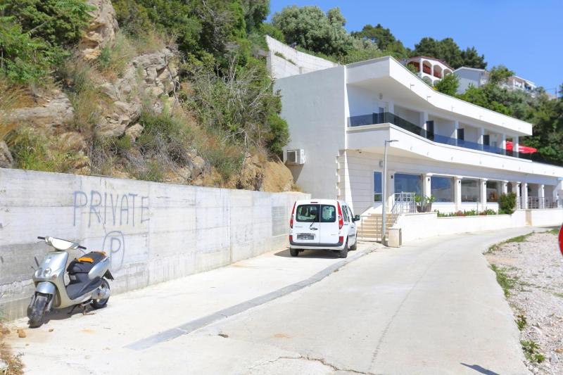 Family-friendly apartments with swimming pool Zivogosce - Porat Makarska - 18150 - image 14