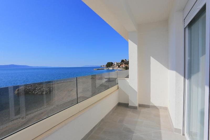 Studio with Terrace and Sea View image 3