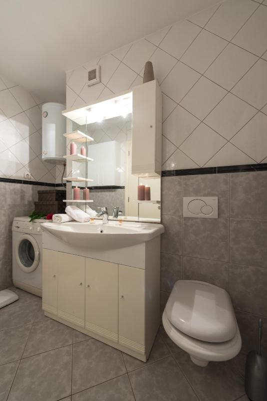 Apartments with WiFi Split - 18120 - image 4