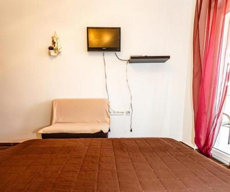 Double Room image 3