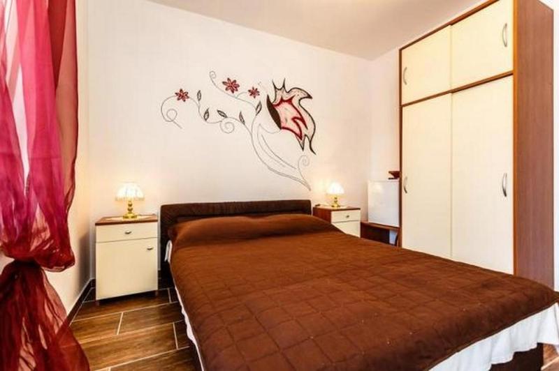 Double Room image 4