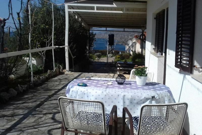 One-Bedroom Apartment with Terrace and Sea View image 2