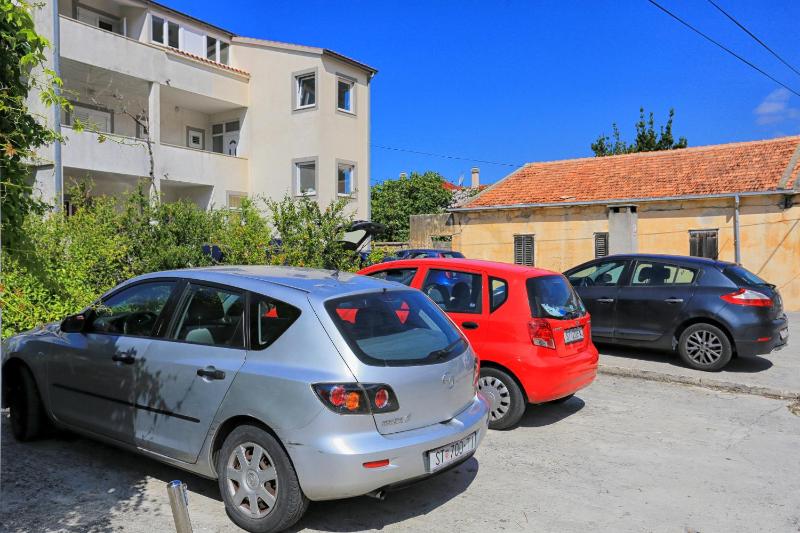 Apartments by the sea Sumpetar Omis - 18286 - image 5
