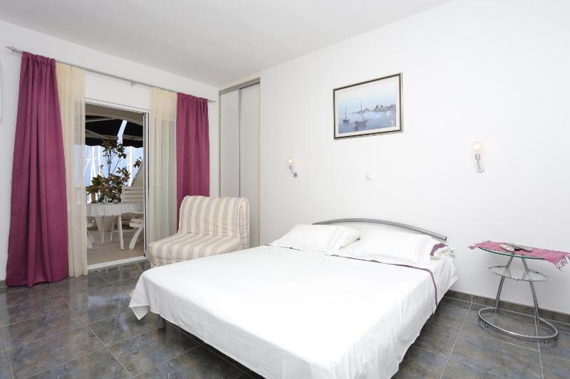 Apartments by the sea Sumpetar Omis - 18286 - image 19