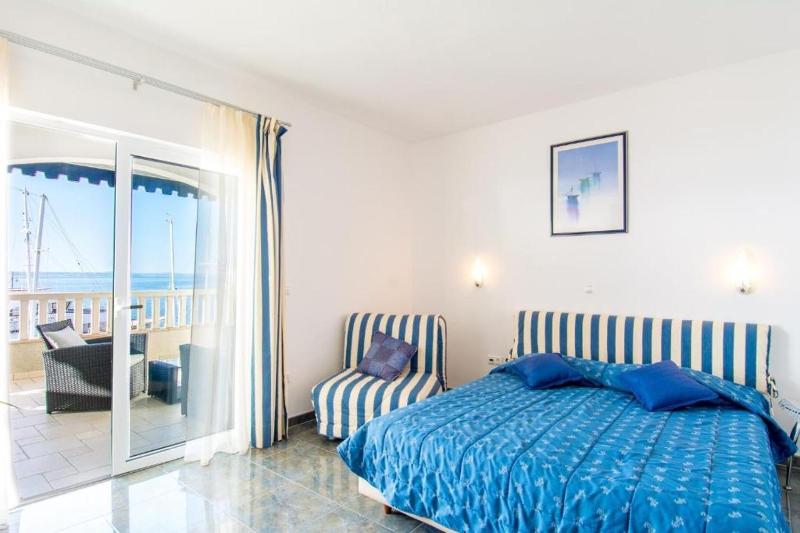 Apartments by the sea Sumpetar Omis - 18286 - image 25