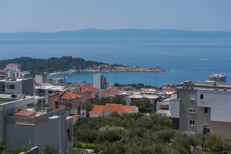 Apartments with parking space Makarska - 18337 - image 2