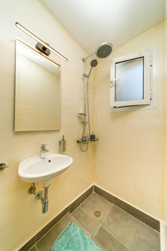 Malibu Suites & Apartments - image 14