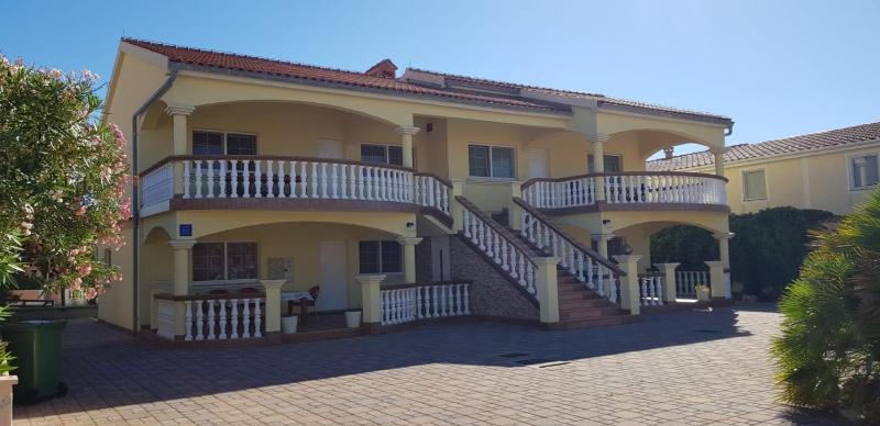 Apartments with parking space Vir - 18407 - image 3