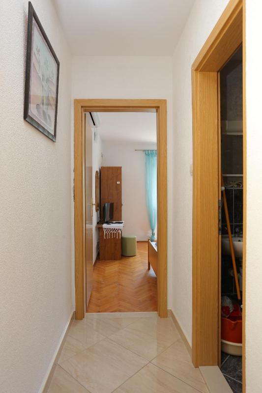 Apartments by the sea Zivogosce - Porat Makarska - 18218 - image 23