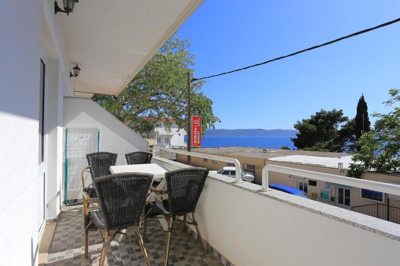 Apartments by the sea Zivogosce - Porat Makarska - 18218 - image 4