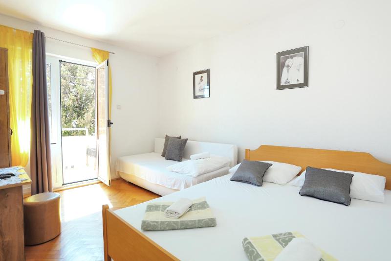 Apartments by the sea Zivogosce - Porat Makarska - 18218 - image 15