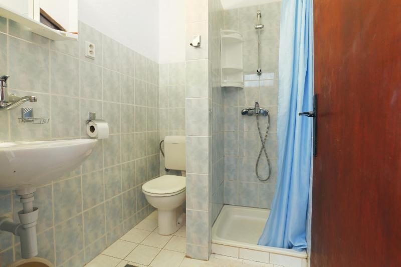 Apartments by the sea Zivogosce - Porat Makarska - 18218 - image 3