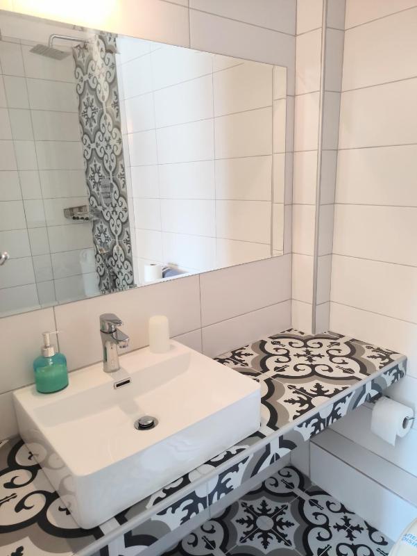 Double or Twin Room image 4