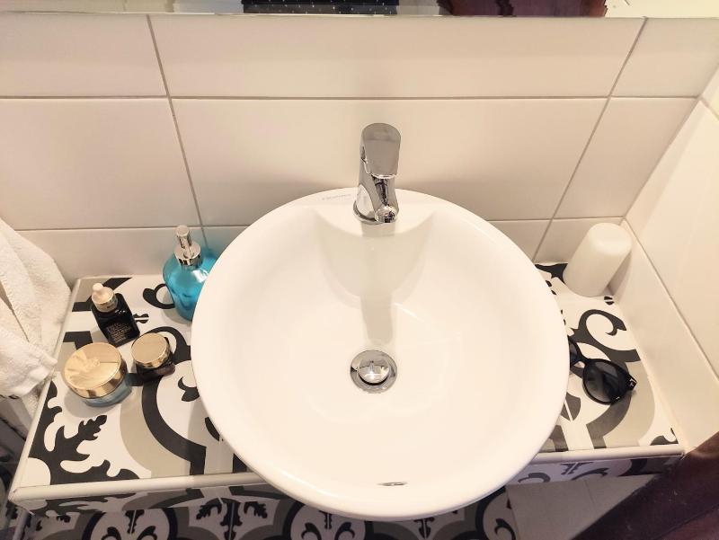 Double or Twin Room image 3