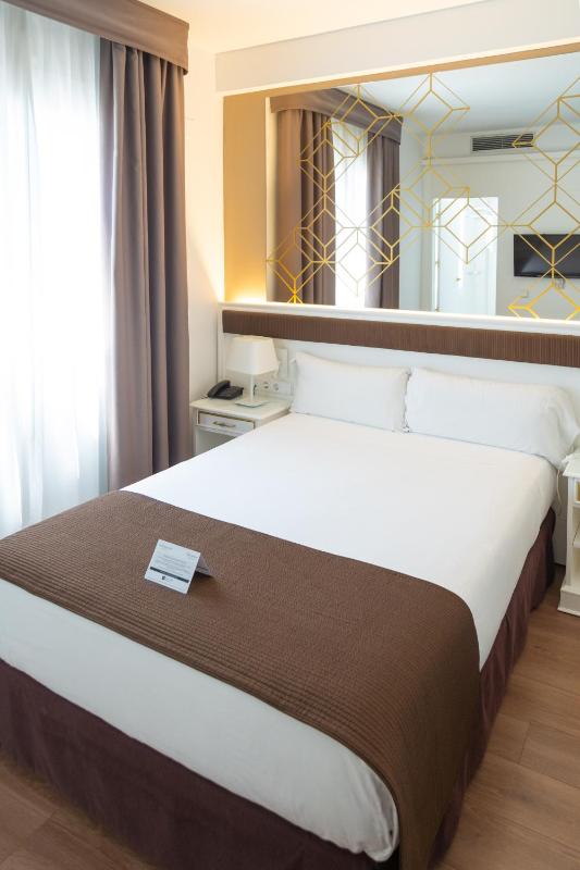 Standard Single Room image 1