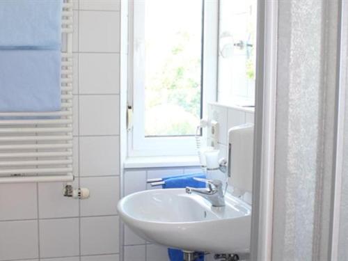 Single Room image 2