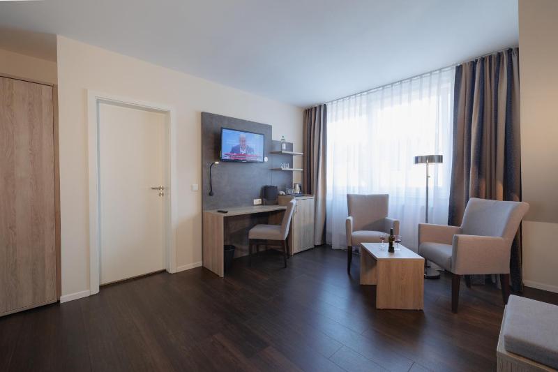 Superior Double Room image 3