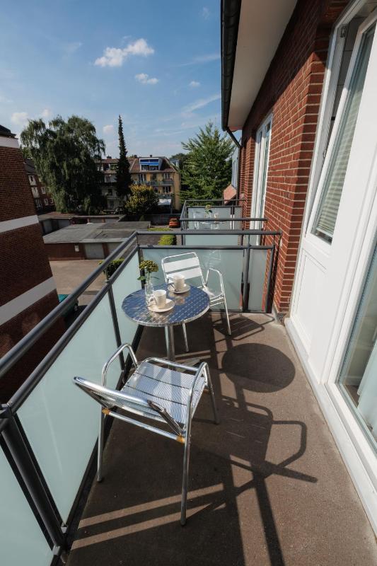Deluxe Double Room with Balcony image 2