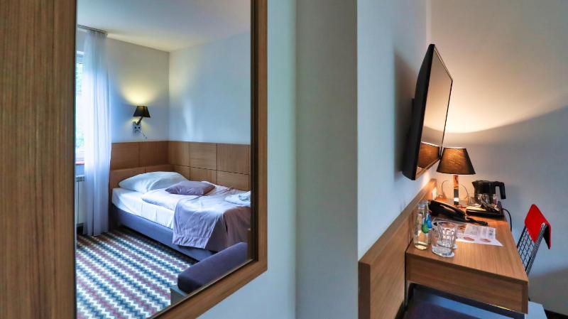 Standard Single Room image 2