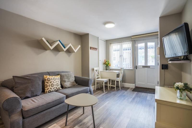 Trinity Mews - image 22