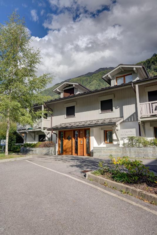 Apartment Aiguille de Chamonix Alpes Agency Central Chamonix Sleeps 4 - image 13