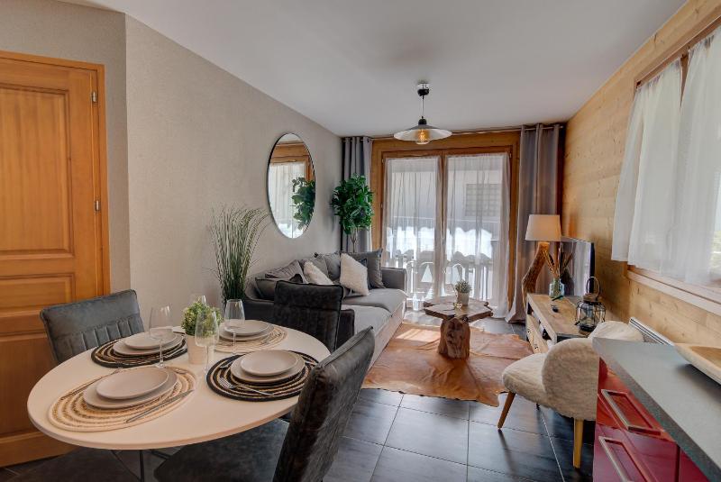 Apartment Aiguille de Chamonix Alpes Agency Central Chamonix Sleeps 4 - image 9