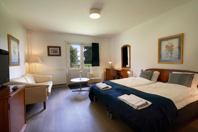 Standard Double or Twin Room image 1