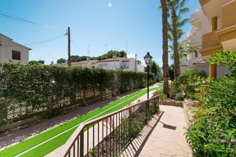222 Lovely 3 Pools Home - Alicante Holiday - image 3