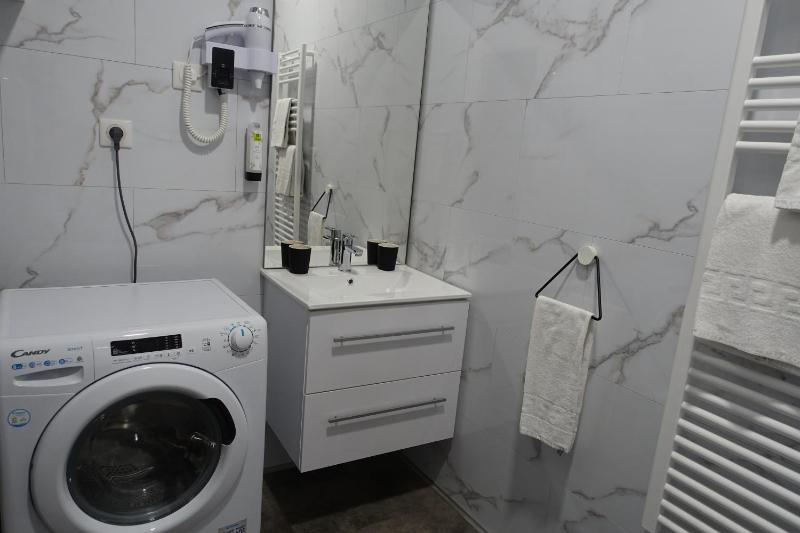 Superior Apartment image 3
