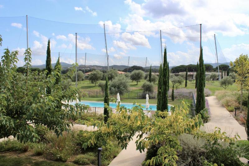 Two-Bedroom Duplex Apartment with Garden image 4