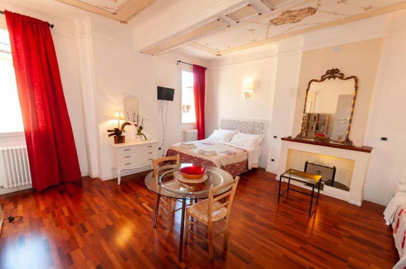 Porta Antica Apartment - image 2