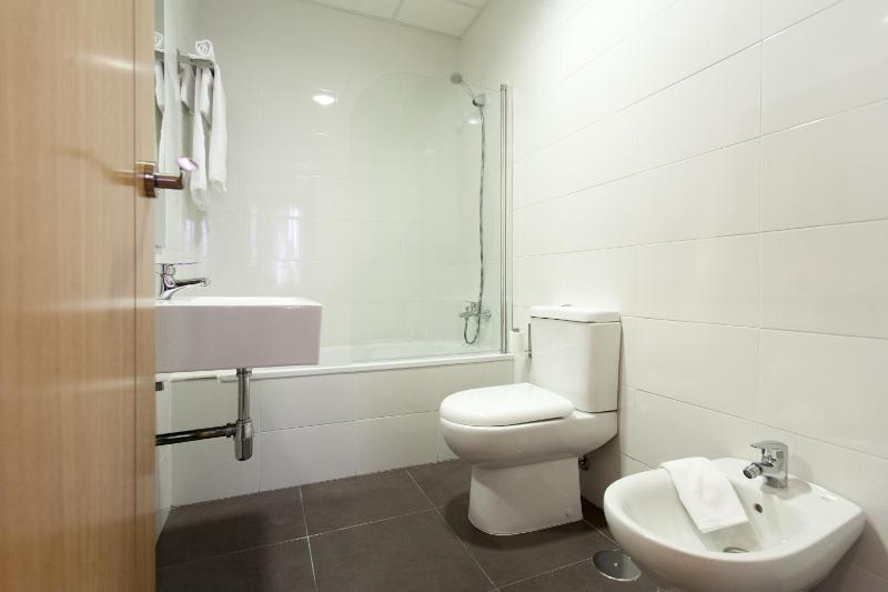 Three-Bedroom Apartment (Laraña 5.3) image 3