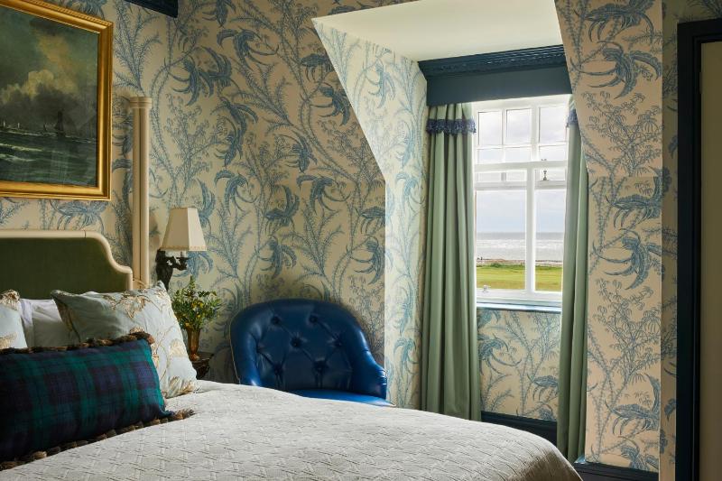 Deluxe Double Room with Sea View image 1