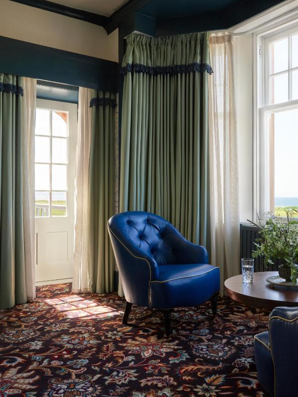 Junior Suite with Sea View image 4
