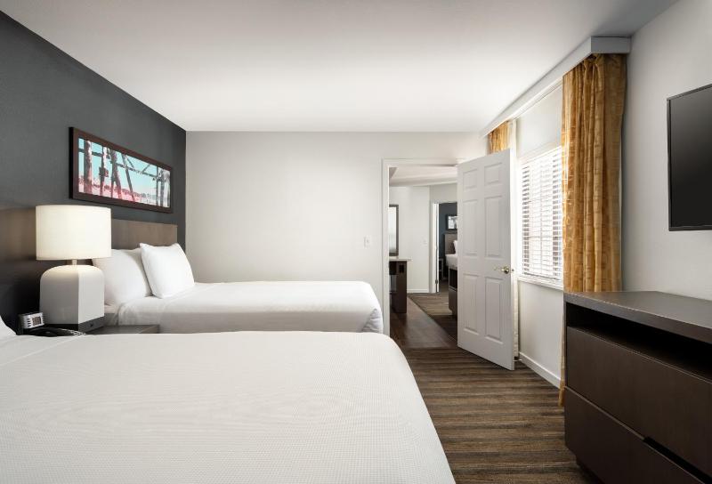 Two-Bedroom King Suite image 3