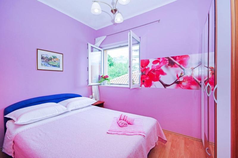 Apartments by the sea Makarska - 19202 - image 7