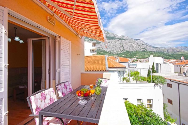 Apartments by the sea Makarska - 19202 - image 8