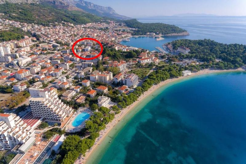 Apartments by the sea Makarska - 19210 - image 1
