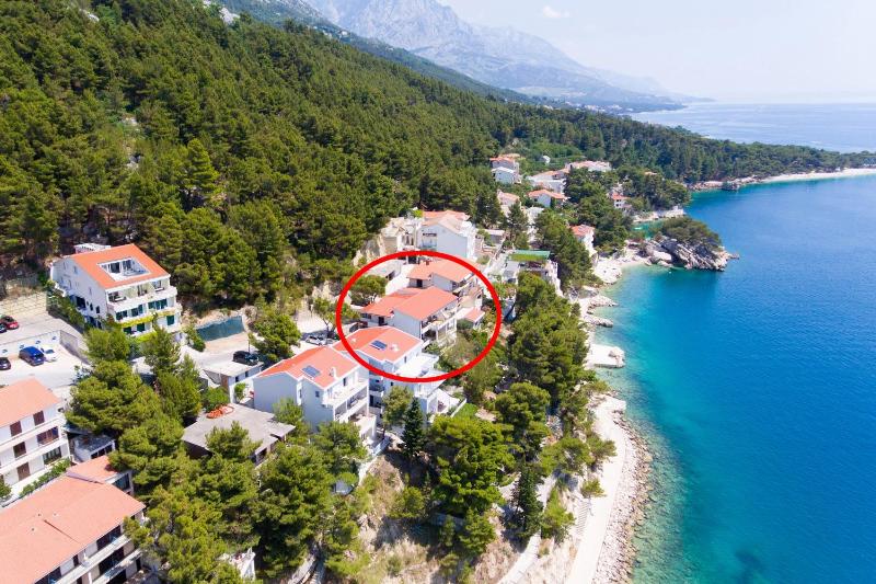 Apartments by the sea Brela Makarska - 19205 - image 1