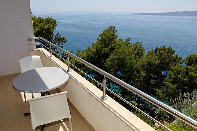 Apartments by the sea Brela Makarska - 19205 - image 32