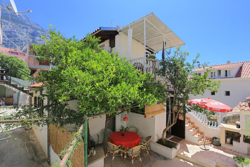 Apartments with WiFi Makarska - 19038 - image 1