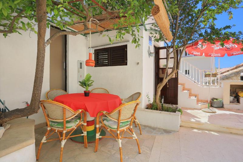 Apartments with WiFi Makarska - 19038 - image 12