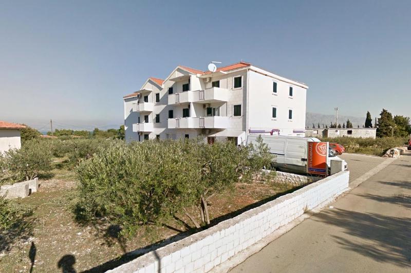 Apartments with WiFi Supetar Brac - 19175 - image 1