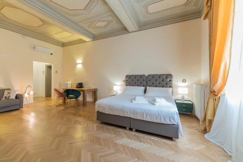 Aldrovandi Luxury Suites and Apartment - image 15