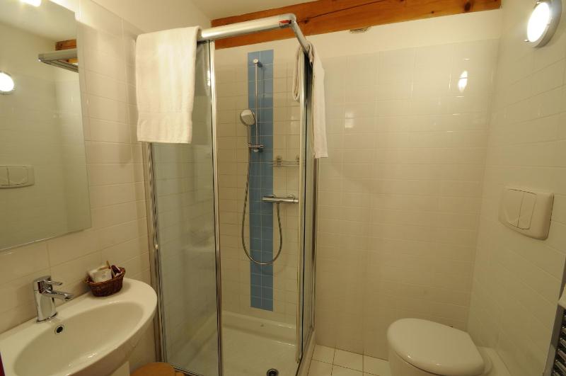 Double Room image 2