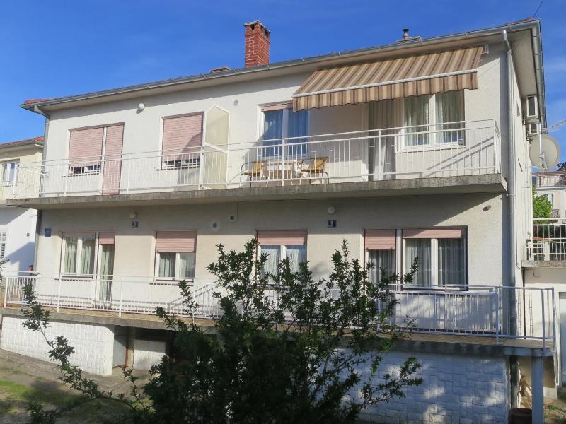 Apartments with a parking space Malinska Krk - 19270 - image 1