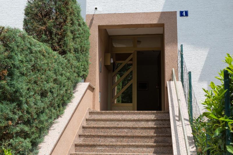 Apartments with a parking space Malinska Krk - 19280 - image 2